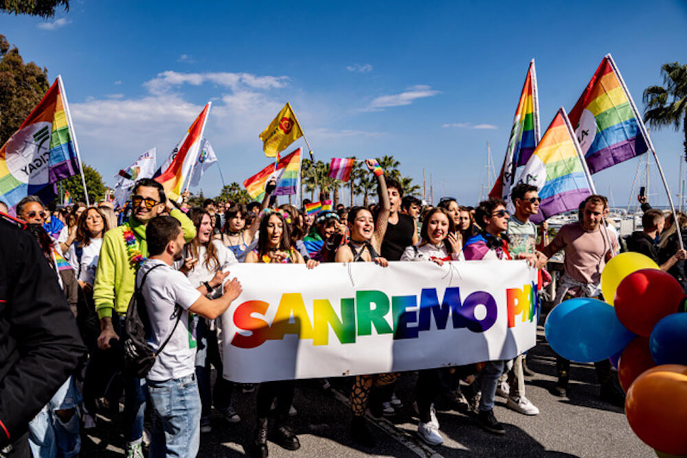 Sanremo Pride 2023 dà il via all’Onda Pride nell’era Meloni: le foto della giornata