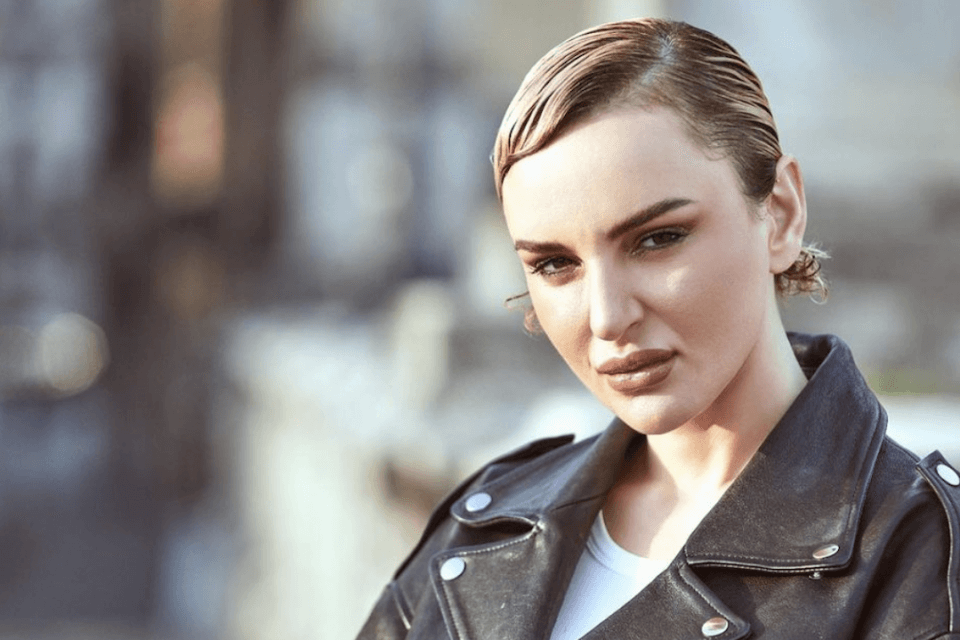 Arisa: “Non si tolgono i diritti, si devono moltiplicare. Ma non sono d’accordo sulla GPA”