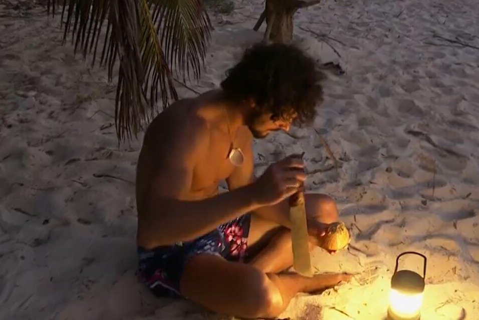 Isola dei Famosi 2023, Gian Maria Sainato sbarca sull’Isola di Sant’Elena: “Mi sento un po’ solo”