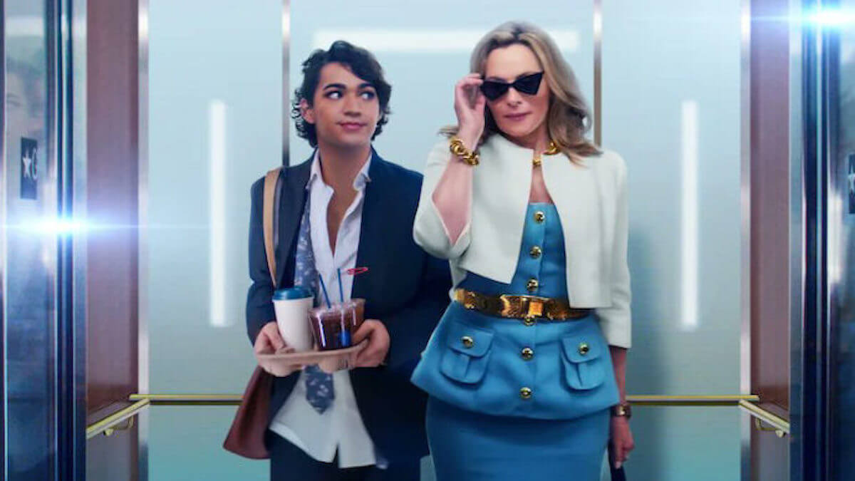 Glamourous, prime immagini dalla nuova serie queer con Kim Cattrall e Miss Benny