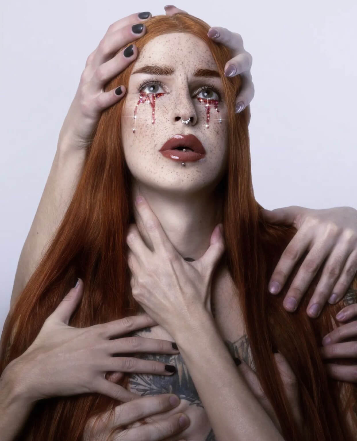Scomposizione e ricomposizione di un trauma: l'autobiografia di Daphne Bohémien - IMG 8814 - Gay.it