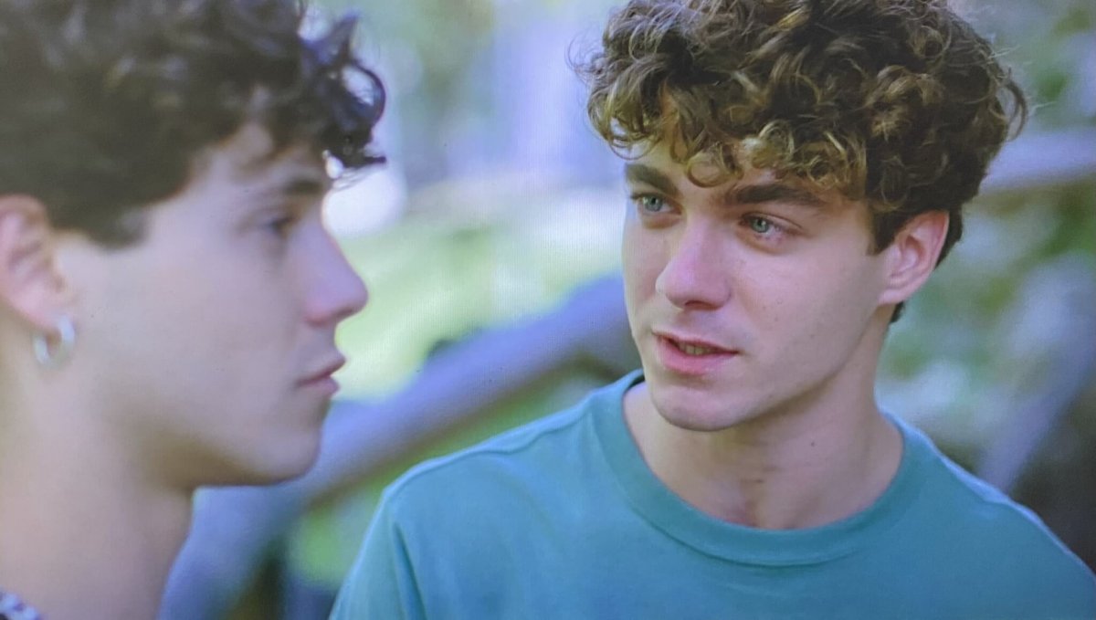 “Sono sempre statə donna”, il coming out di un* minorenne transgender su Canale 5 nella serie tv “Luce dei tuoi occhi 2”