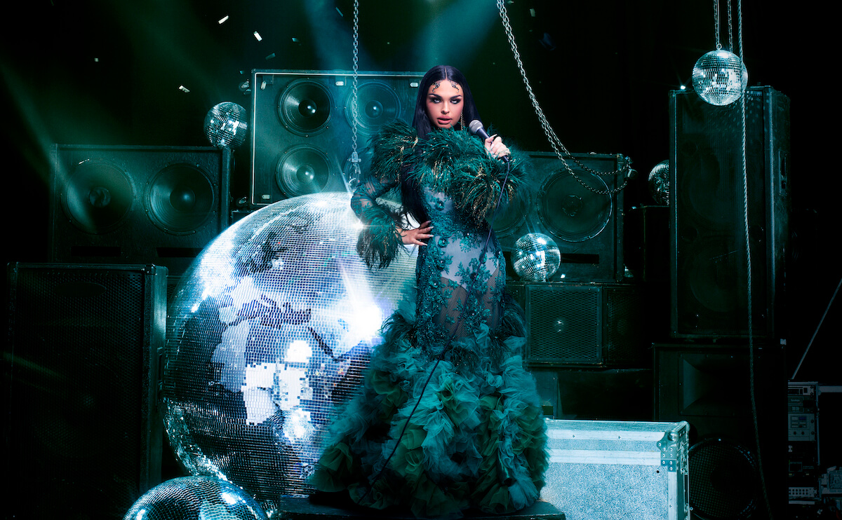 Queen of Universe, su Paramount+ arriva il contest canoro internazionale drag. Intervista ad Aura Eternal - QOTU Aura Eternal - Gay.it