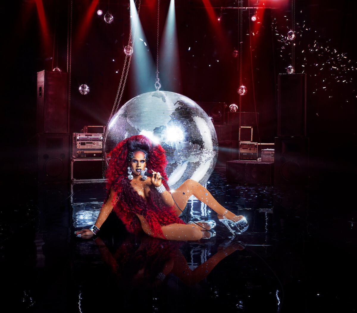 Queen of Universe, su Paramount+ arriva il contest canoro internazionale drag. Intervista ad Aura Eternal - QOTU GLITTERBALL PITTSBURG 08182022 JP 0020 RT - Gay.it