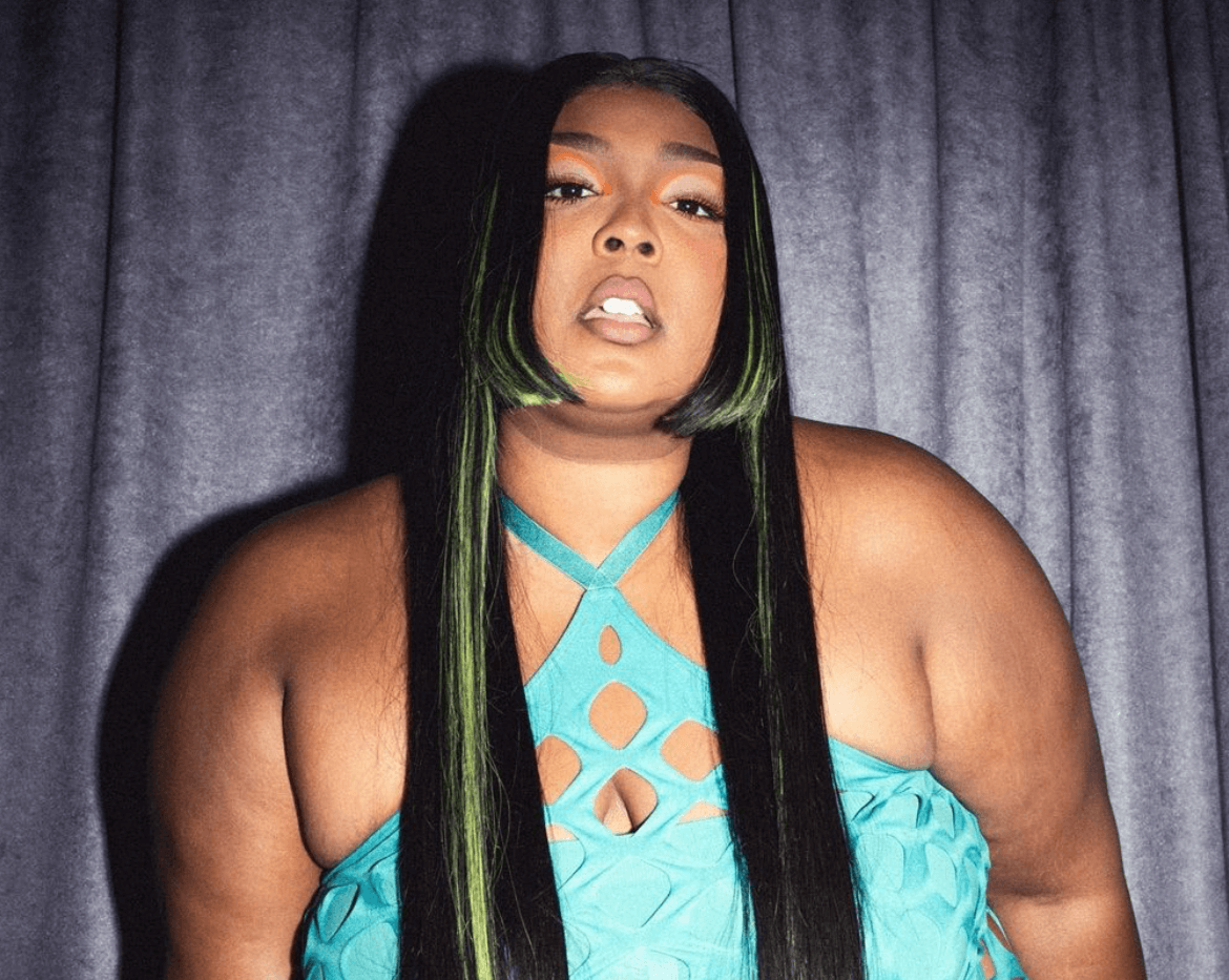 Lizzo grida contro le leggi anti-trans sul palco: “Voi siete reali”