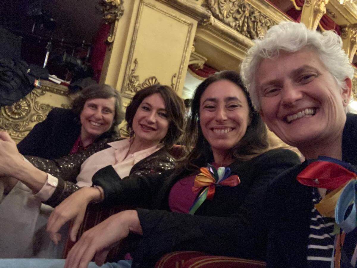 Torino, i sindaci d’Italia al fianco delle famiglie arcobaleno: “Serve una legge, è tempo di mobilitazione”