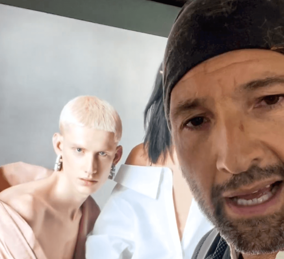 Walter Nudo: “In una coppia è importante capire maschile e femminile, i ragazzi escono fuori di testa” – VIDEO