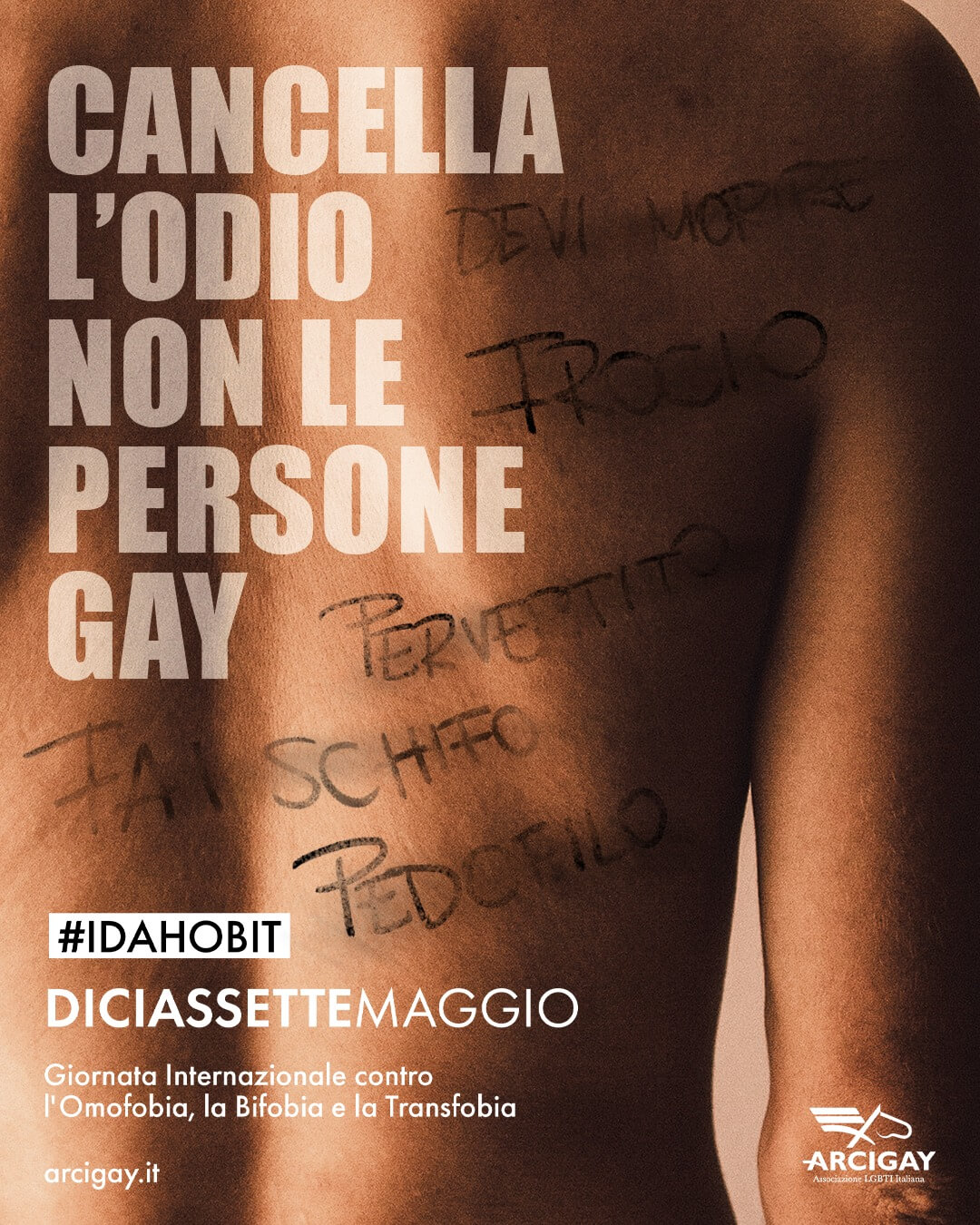 Omobitransfobia, la nuova campagna Arcigay: "Cancella l'odio, non le persone LGBTQIA+" - arcigay omofobia 11 - Gay.it