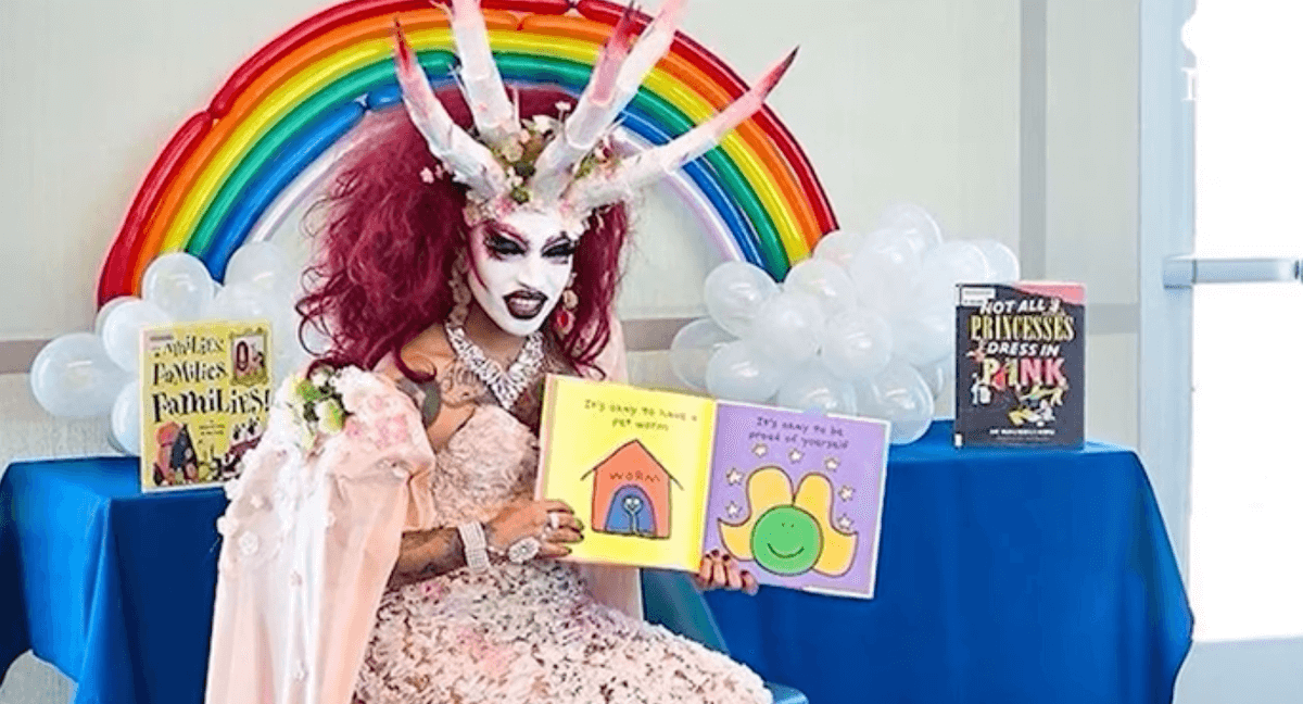 Montana primo Stato USA a vietare alle drag queen di parlare ai bambini nelle scuole e nelle biblioteche