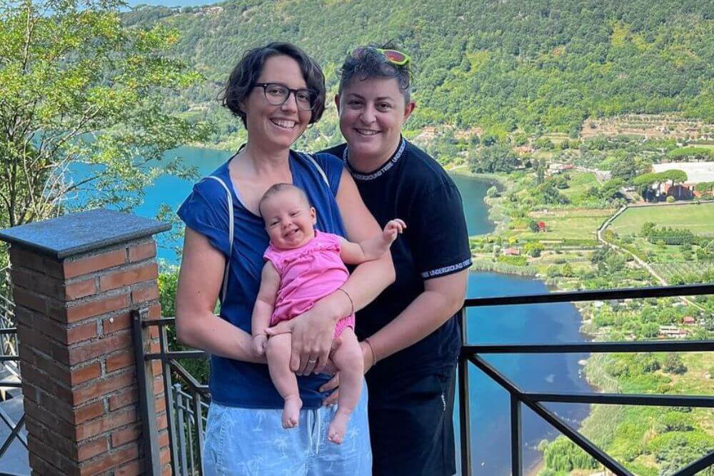Viola, Michi e Giulia: foto dal profilo Instagram Due Mamme in Famiglia