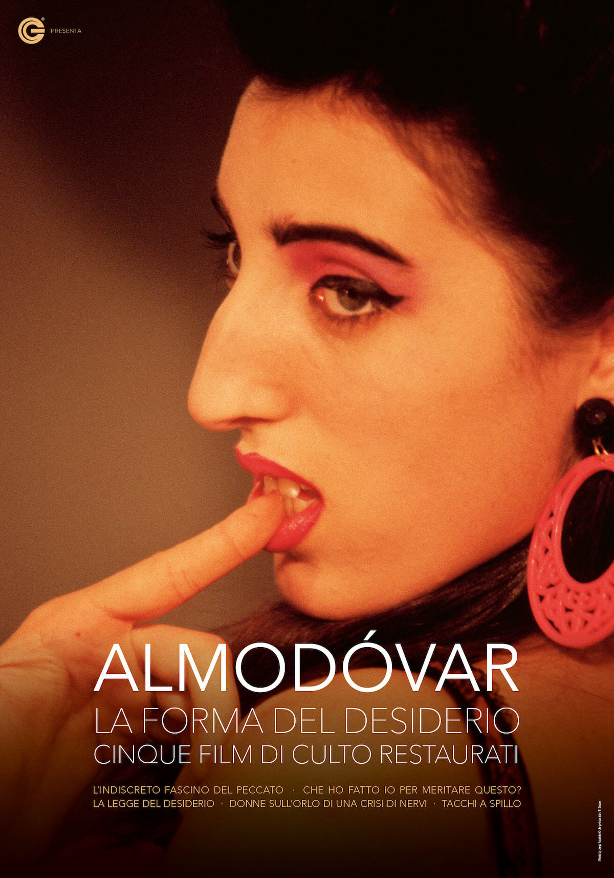 Pedro Almodovar, 5 suoi film di culto tornano nei cinema d'Italia. Poster e trailer - ALMODOVAR LA FORMA DEL DESIDERIO poster rassegna 1 - Gay.it