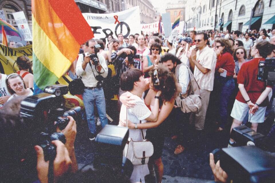 RIVOLUZIONARI3, a Roma la mostra per i 40 anni del Circolo di Cultura Omosessuale Mario Mieli - GALLERY - Gay Pride Roma 28 giugno 1994 - Gay.it