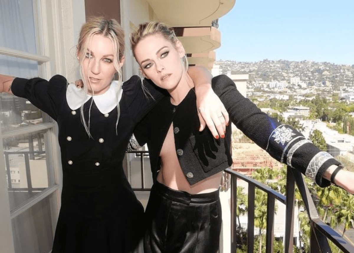 Kristen Stewart e la fidanzata Dylan Meyer hanno scritto una "commedia per ragazze davvero stupida" - Kristen Stewart e la fidanzata Dylan Meyer 3 - Gay.it