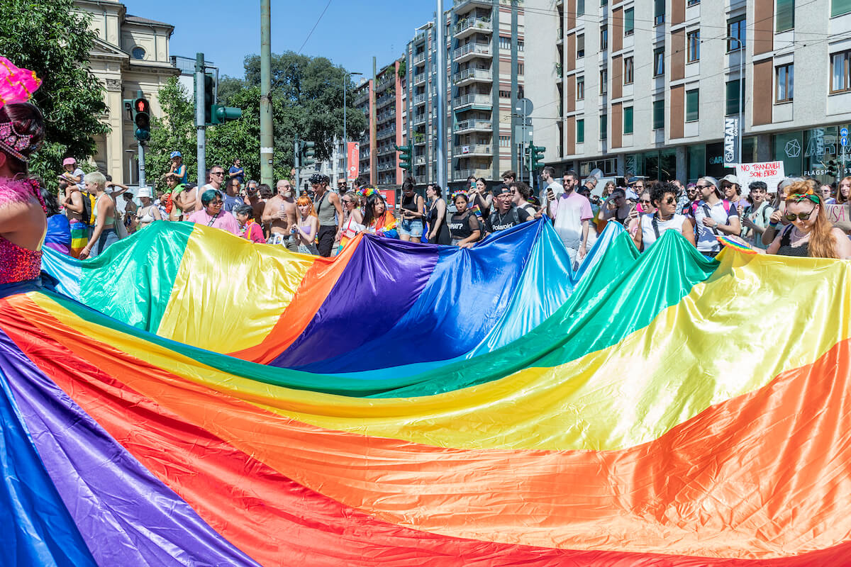 Milano Pride 2023, pioggia di artisti sul palco. Ariete, Cabello, Ayane, Baby K, ComaCose, Berti e tantə altrə - Milano Pride foto di FCommunication - Gay.it