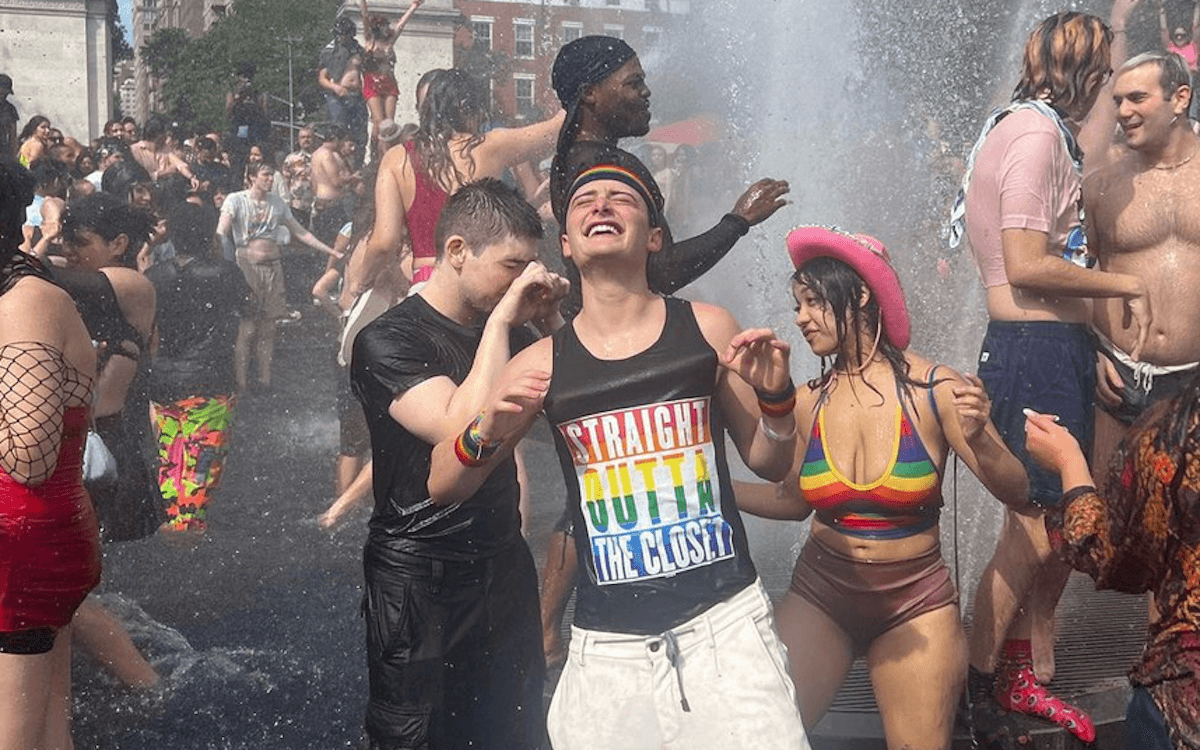 Coming Out Day 2023, tutti i coming out "vip" di quest'anno - Noah Schnapp di Stranger Things festeggia il suo primo Pride le foto social - Gay.it
