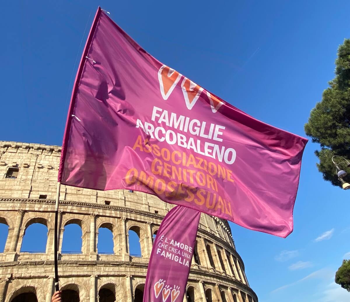 Roma Pride 2023, un milione di persone stracolme d’orgoglio e amore contro le destre. Ed è solo l’inizio