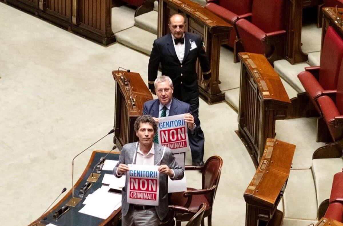 GPA “reato universale”, sconcertante dibattito in aula: “Argomenti indegni di un Paese civile”