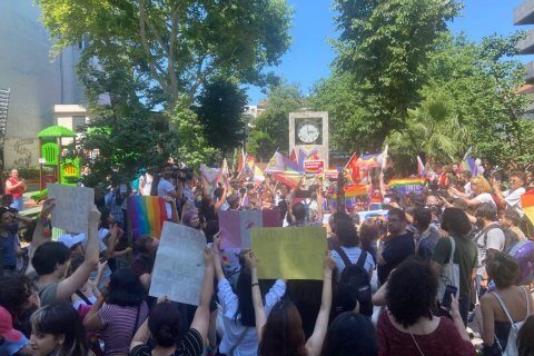 Istanbul Pride 2023, in migliaia sfidano i divieti. Decine gli arresti - video e foto - istanbul pride - Gay.it