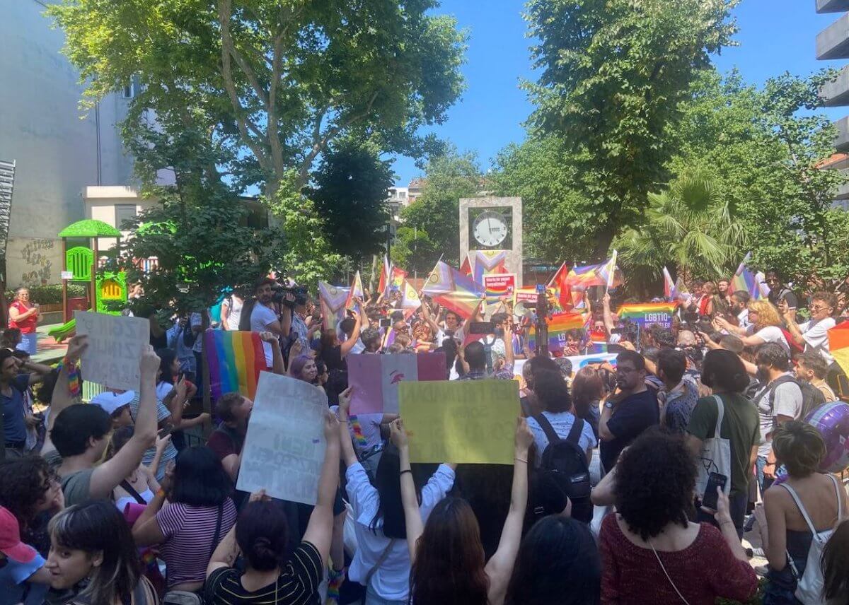 Istanbul Pride 2023, in migliaia sfidano i divieti. Decine gli arresti – video e foto