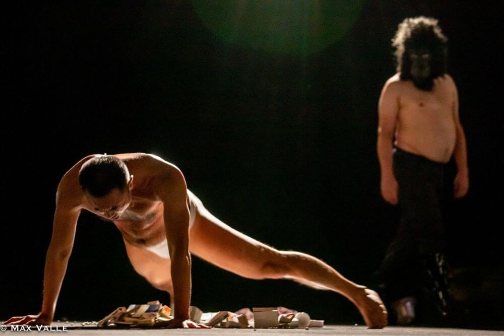 La dipendenza affettiva e la dipendenza sessuale: a teatro “Love Me Tender” – Intervista a Shi Yang Shi