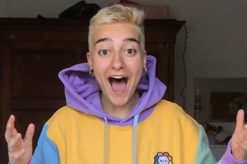 Su Tik Tok d3gra” celebra con sorriso e libertà la propria identità trans