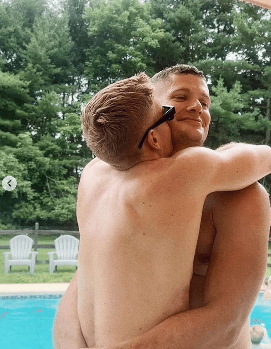 Carl Nassib, il giocatore NFL festeggia il compleanno del fidanzato: “Il migliore che potessi sognare. Ti amo tanto” - Carl Nassib il giocatore NFL festeggia il compleanno del fidanzato 2 - Gay.it