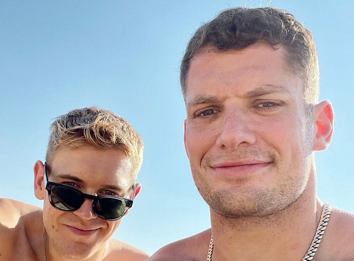Carl Nassib, il giocatore NFL festeggia il compleanno del fidanzato: “Il migliore che potessi sognare. Ti amo tanto”