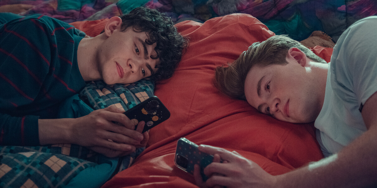 Heartstopper 2, la recensione. Bentornati nell'imperfetto e dolcissimo mondo di Nick e Charlie - Heartstopper S02 Image7 1 - Gay.it
