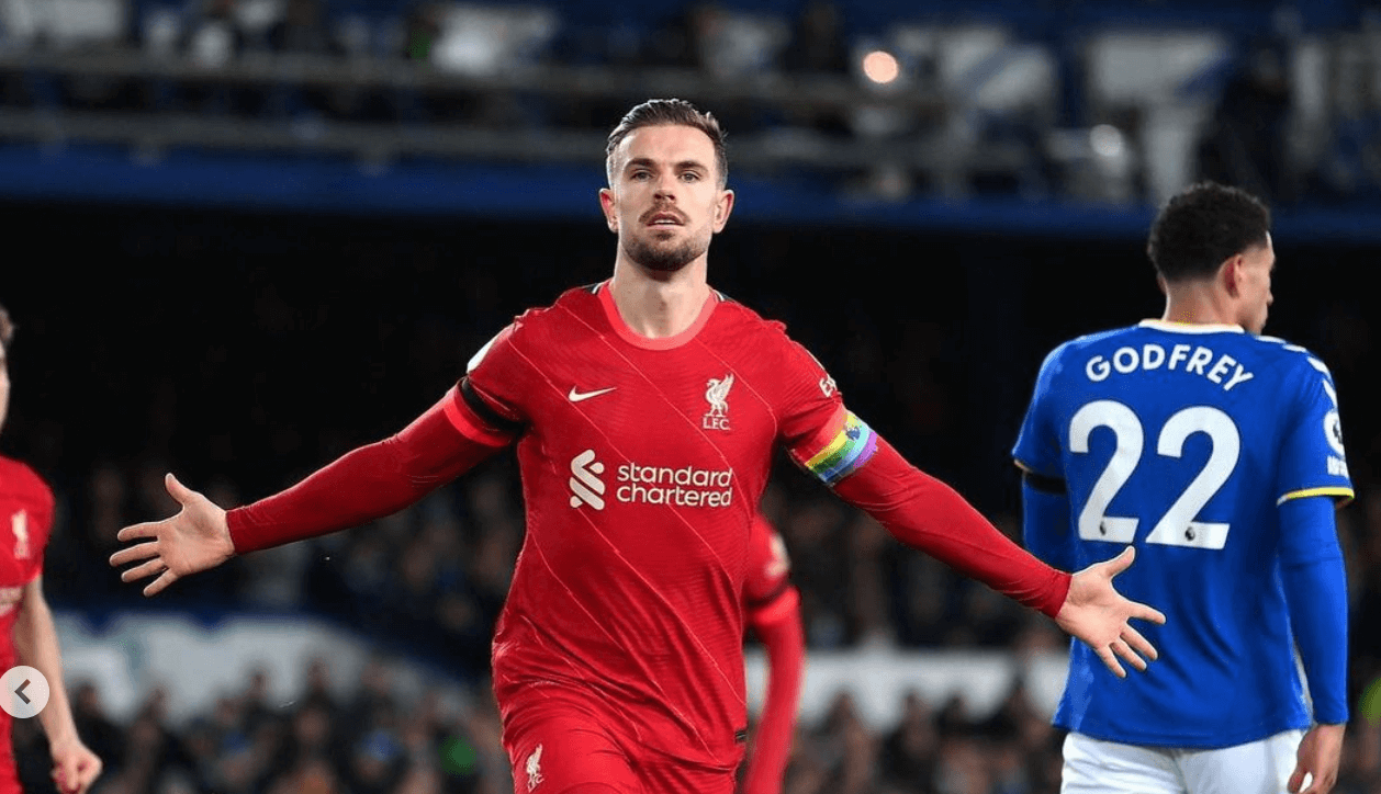 Jordan Henderson, il capitano del Liverpool paladino dei diritti LGBTQIA+ va a giocare in Arabia. È polemica
