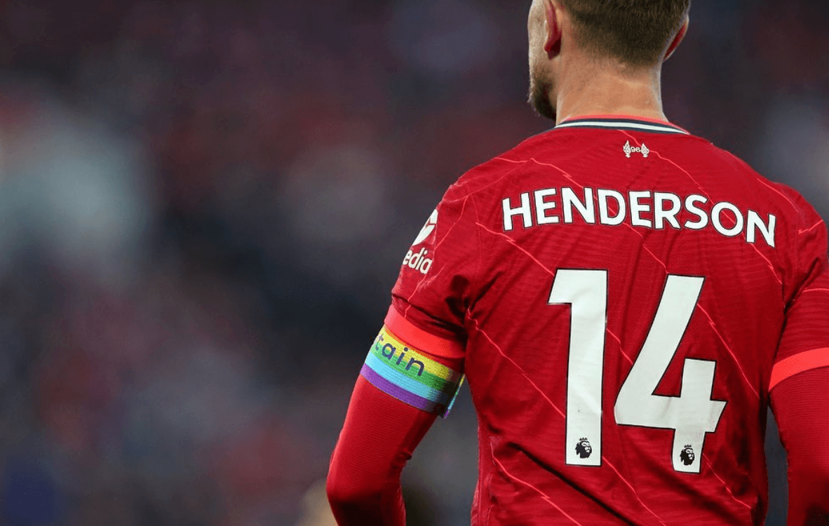 Jordan Henderson, il capitano del Liverpool paladino dei diritti LGBTQIA+ va a giocare in Arabia. È polemica - Jordan Henderson - Gay.it