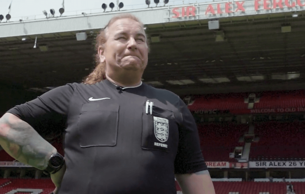 Lucy Clark, la prima donna trans arbitro nel Guinness World Records e al National Football Museum – VIDEO