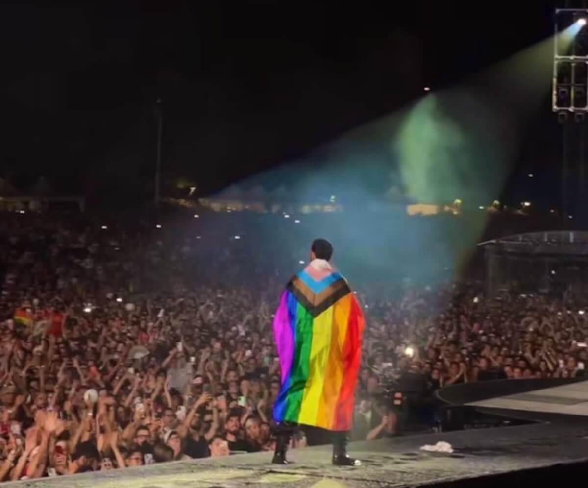 Quando Marco Mengoni sventolò la bandiera Pride Progress all'Eurovision: nuove regole per il 2025, il passo indietro - Marco Mengoni il Supereroe Guerriero che ha incantato il Circo Massimo - Gay.it