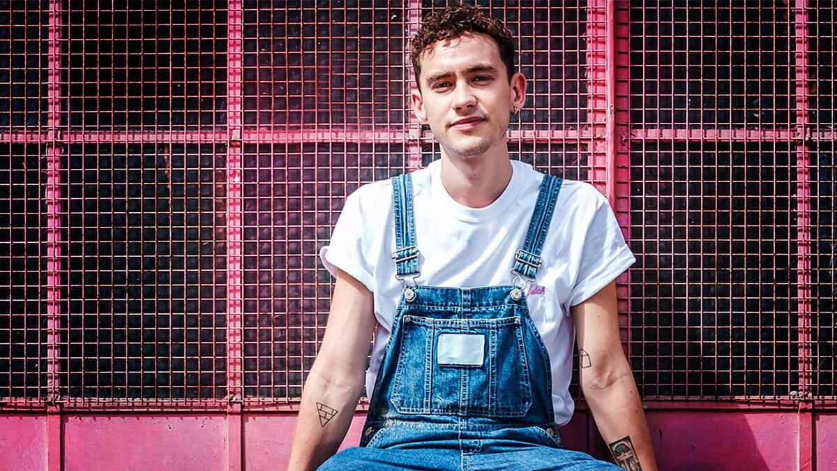 I film LGBTQIA+ della settimana 10/16 luglio tra tv generalista e streaming - Olly Alexander Growing Up Gay - Gay.it