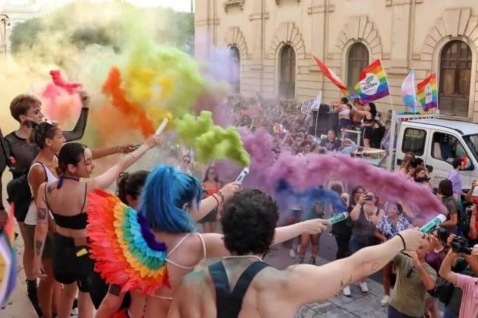 Il Reggio Calabria Pride si farà: il comitato organizzatore ha trovato la mediazione. Ecco come