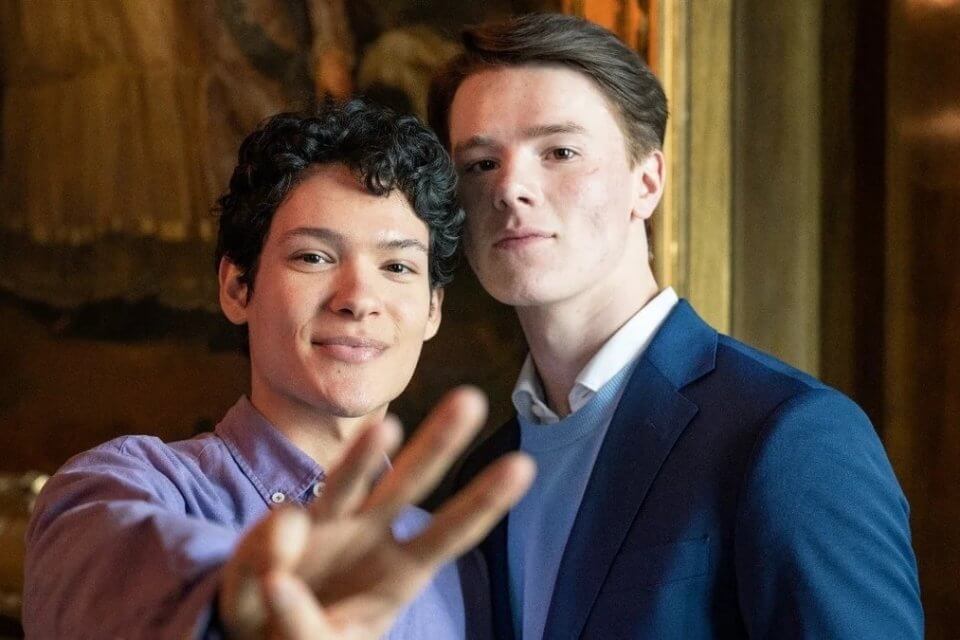 Young Royals, concluse le riprese della 3a e ultima stagione. I saluti di Edvin Ryding e Omar Rudberg