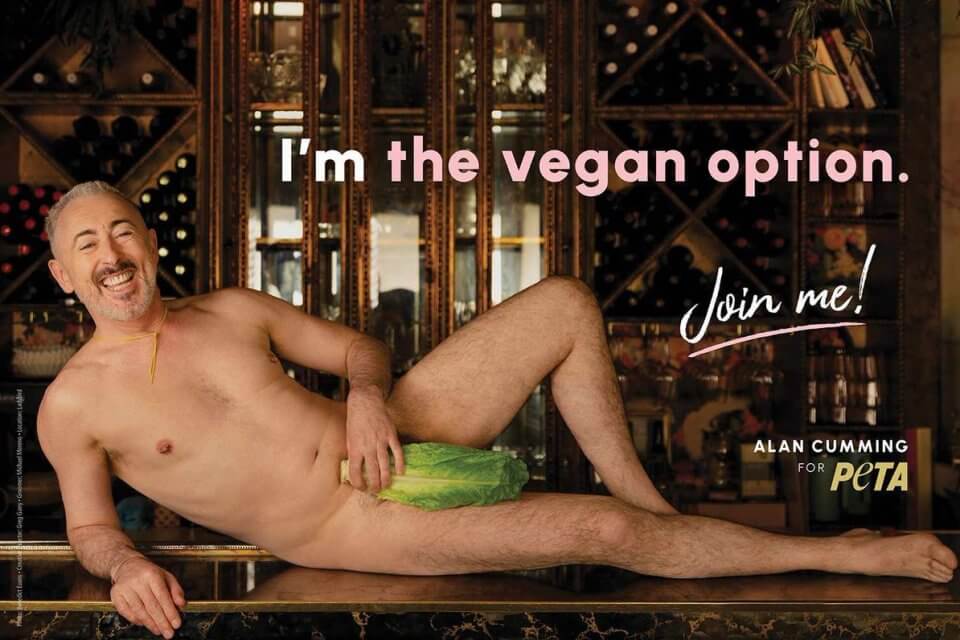 Alan Cumming nudo per la PETA: "Sono l'opzione vegana. Unisciti a me!" - Alan Cumming - Gay.it
