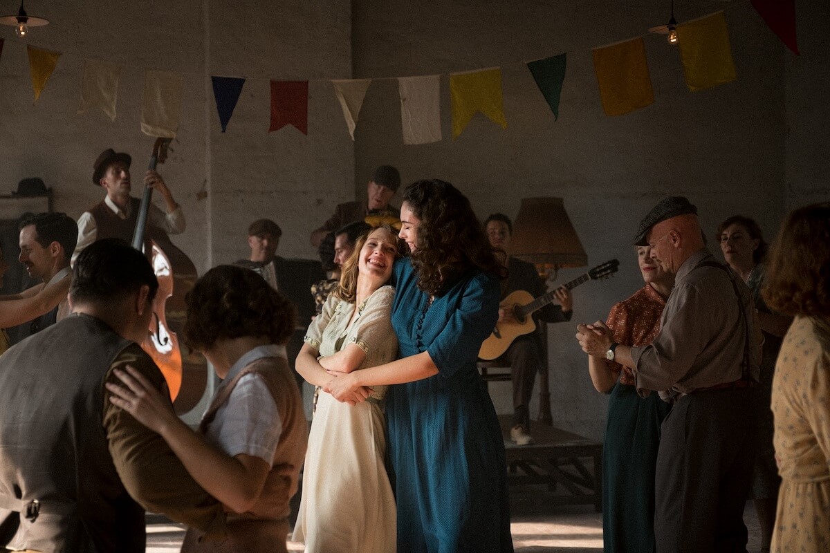 La Bella Estate, il trailer del film LGBTQIA+ di Laura Luchetti che celebra la libertà di scegliere come amare - LA BELLA ESTATE c foto di Matteo Vieille - Gay.it