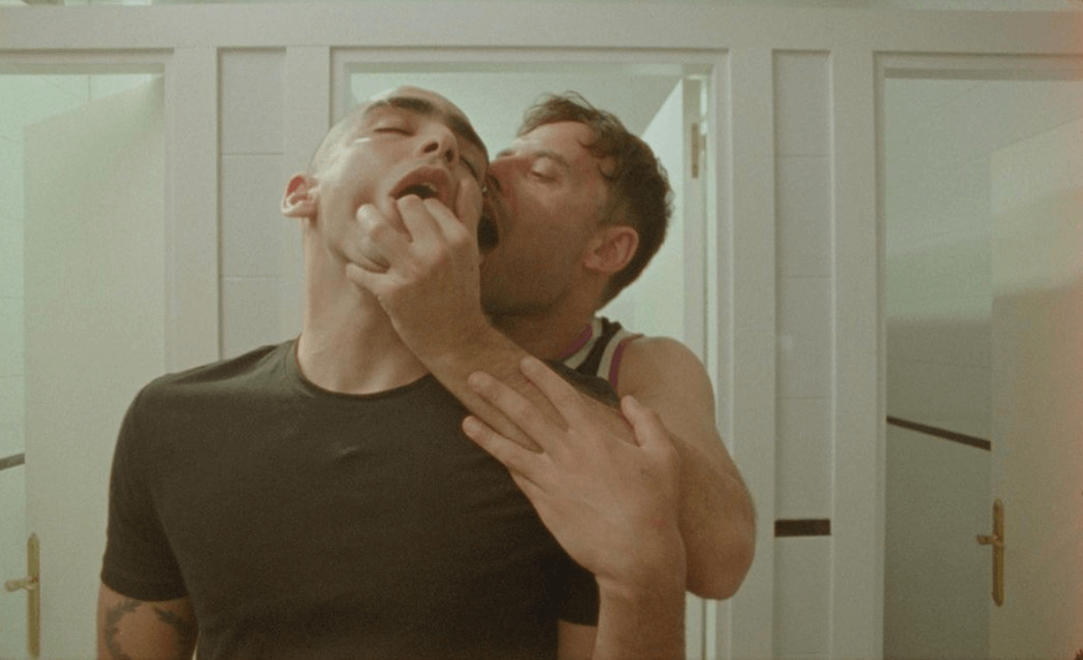 Il Festival del Cinema Spagnolo di Roma celebra la Giornata contro l'Omobitransfobia con 3 film queer - On the Go primo trailer del nuovo film LGBTQIA con Omar Ayuso di Elite - Gay.it