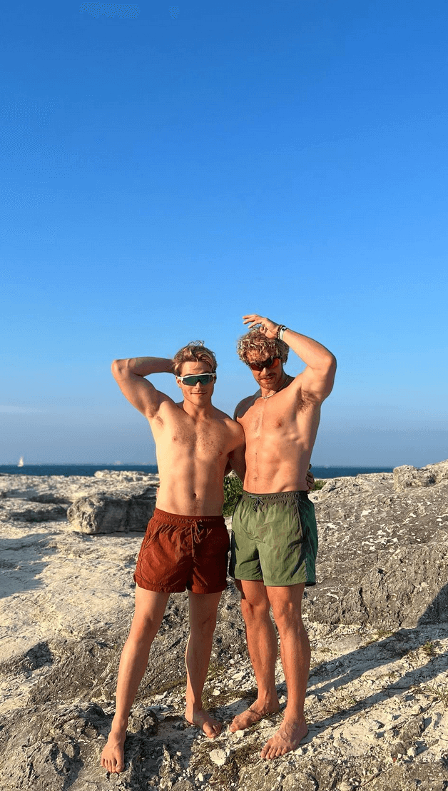 Zane Phillips e Froy Guiterrez, prima vacanza d'amore per i due attori. Le foto social - Zane Phillips e Froy Guiterrez 5 - Gay.it