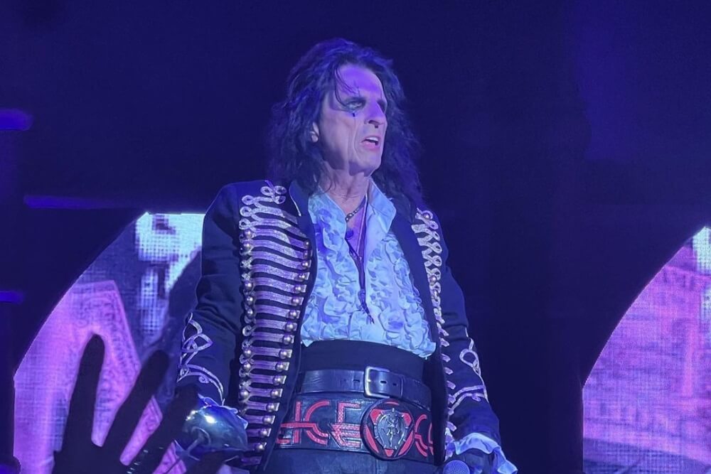 Secondo Alice Cooper la transizione di genere per i minori è “una moda passeggera”
