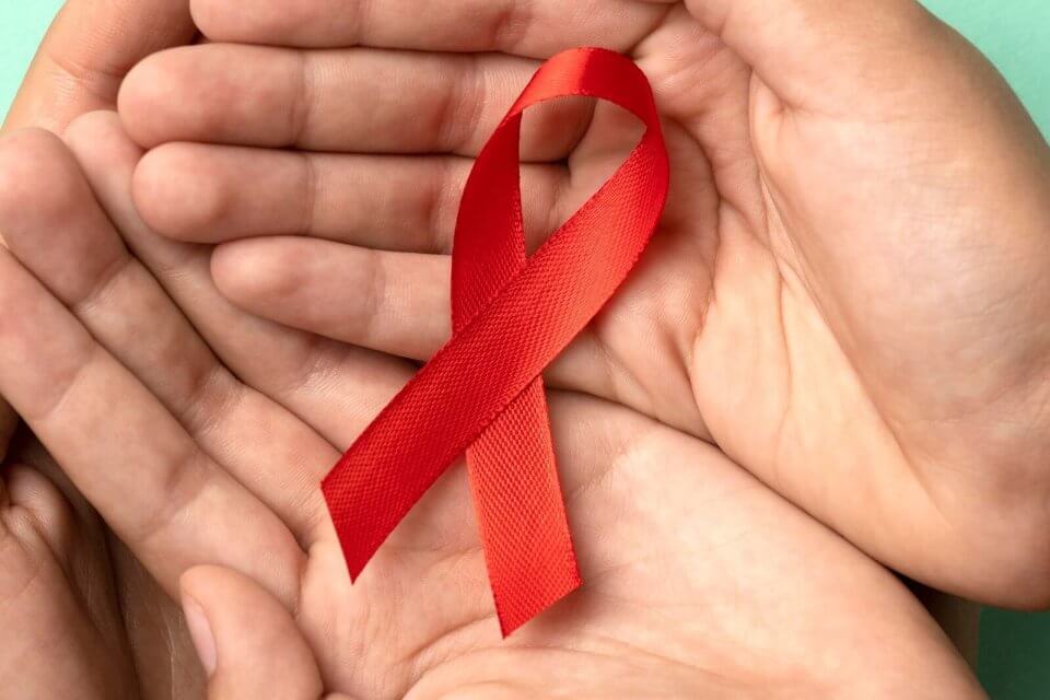 HIV - AIDS - world aids day red symbol - Gay.it