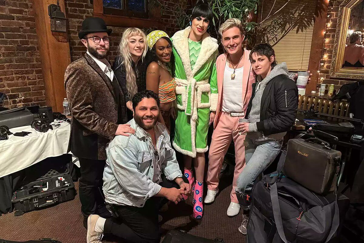 Living for the Dead, primo trailer della serie prodotta da Kristen Stewart con 5 acchiappafantasmi queer
