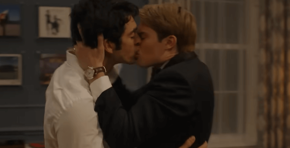 Nicholas Galitzine si sente in colpa in quanto uomo etero che ha interpretato ruoli queer - Rosso bianco e sangue blu - Gay.it