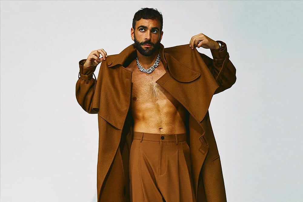 Marco Mengoni dice che nessuno può nascondere le emozioni: è su Vogue HK nei ritratti di Adriano Russo