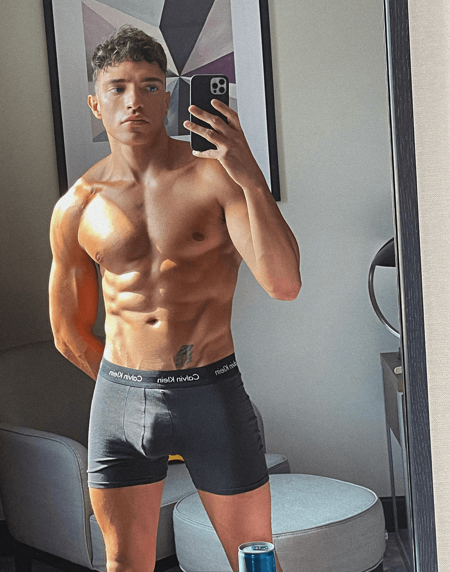 Franek Walker, l'ex volto Disney Channel è diventato una star di OnlyFans. Le foto - Franek Walker 1 - Gay.it