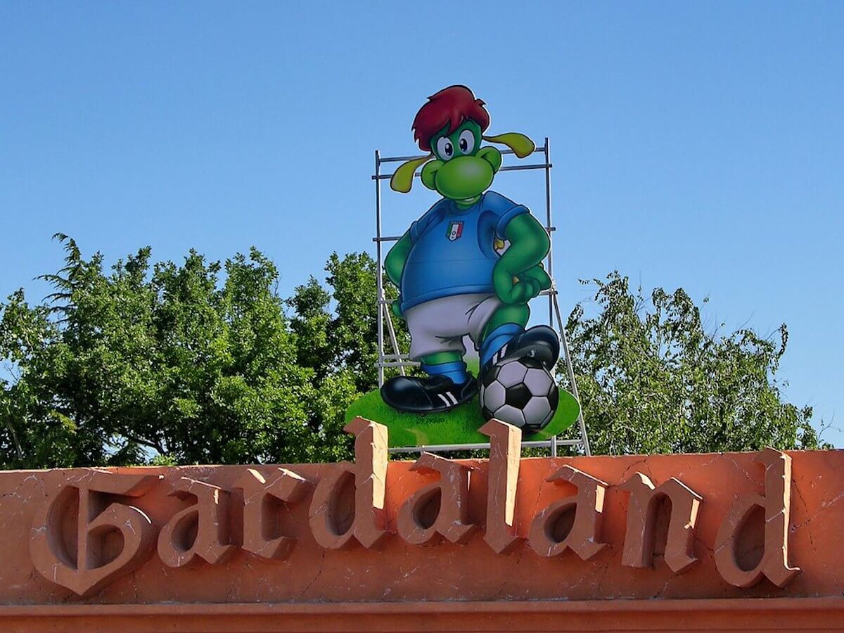 Gardaland, licenziato il manager che chiamava “principessa” il dipendente gay