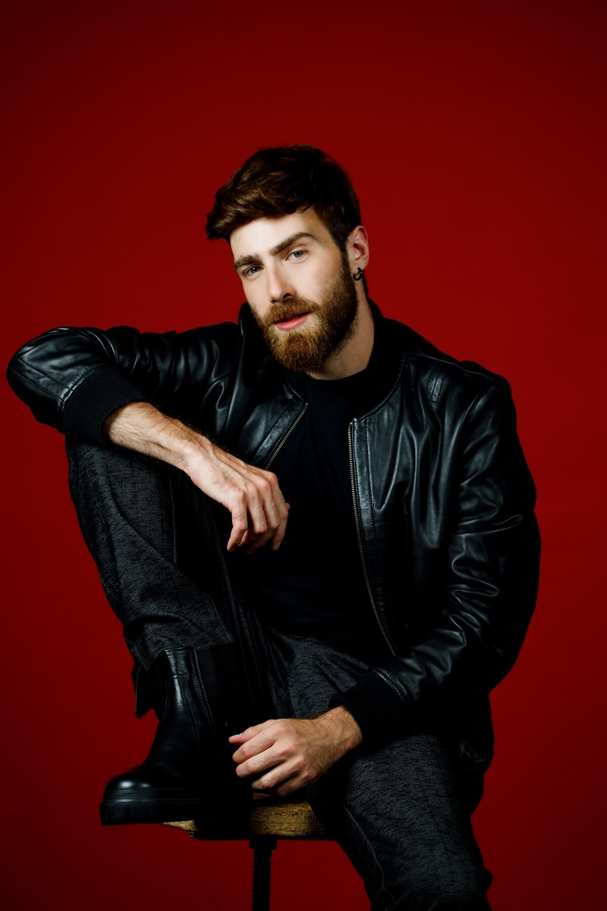 Lorenzo Licitra, l'intervista. "Sanremo è un sogno, con Gabriele Rossi è tutto più bello" - LORENZO LICITRA LIBERO 2023 3 - Gay.it
