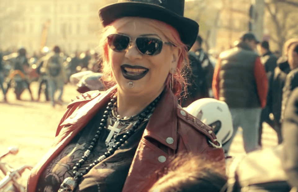 “I gay sono dei perveriti”, e la Corte bulgara dà ragione alla cantante Milena Slavova