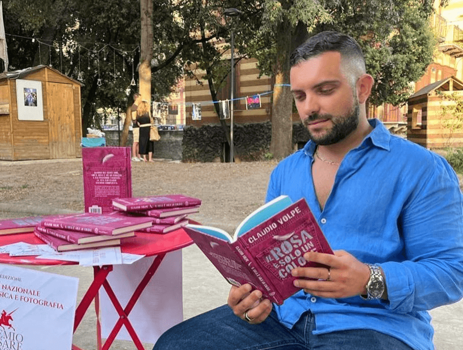 Bullismo omofobico: ce lo racconta Claudio Volpe nel suo nuovo libro “Il rosa è solo un colore”