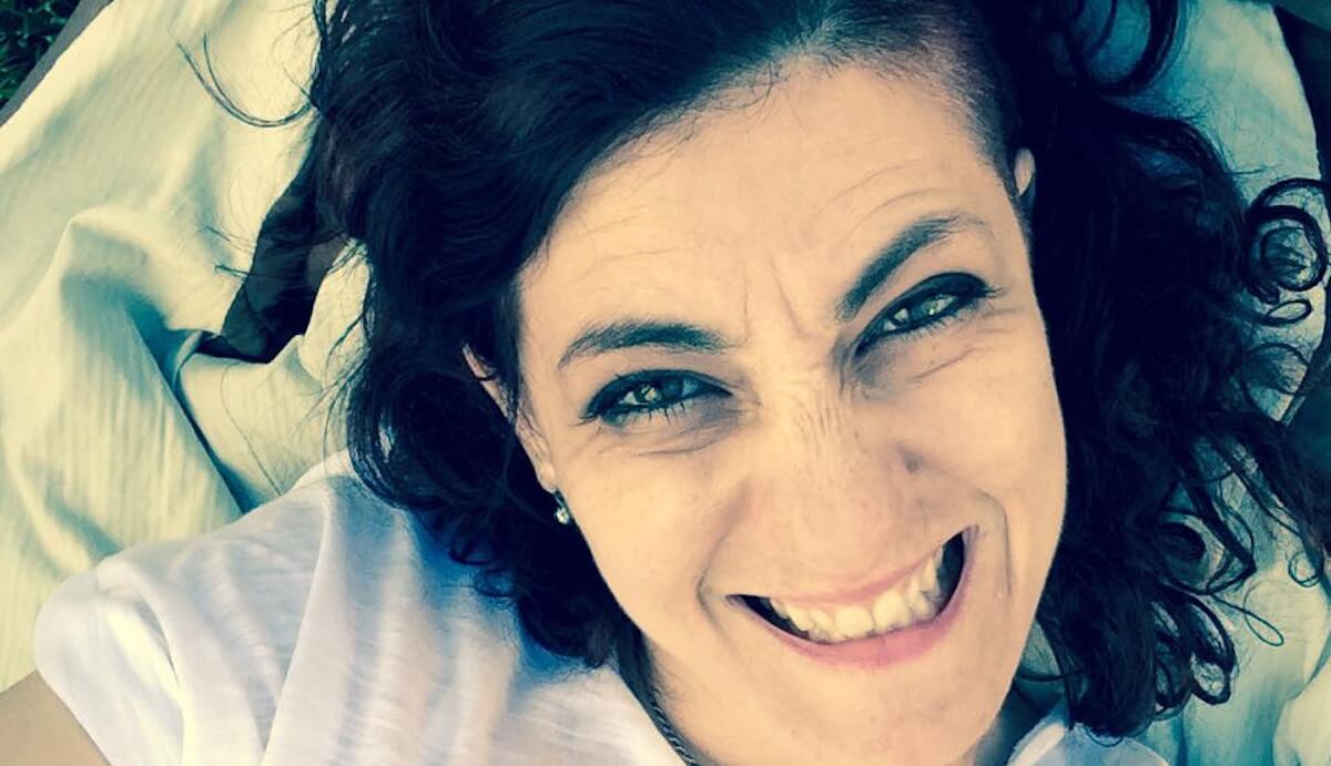 La comunità LGBTQIA+ si stringe attorno a Milena Cannavacciuolo, raccolti quasi 30.000 euro in 48 ore